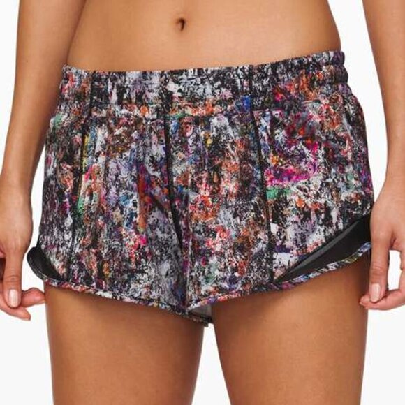 Lululemon Hotty Hot Short II *2.5" - 6 Vitalize Multi / Black - Picture 1 of 7